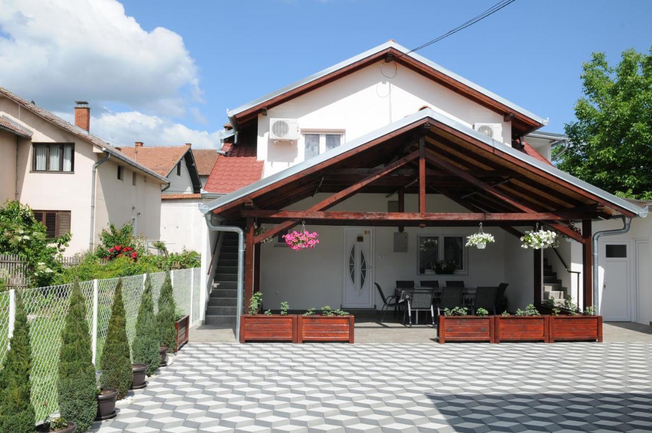 Favorit Apartments Čačak Exteriör bild